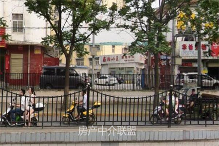 阳光城三居室南北通透精装修带储藏室出售